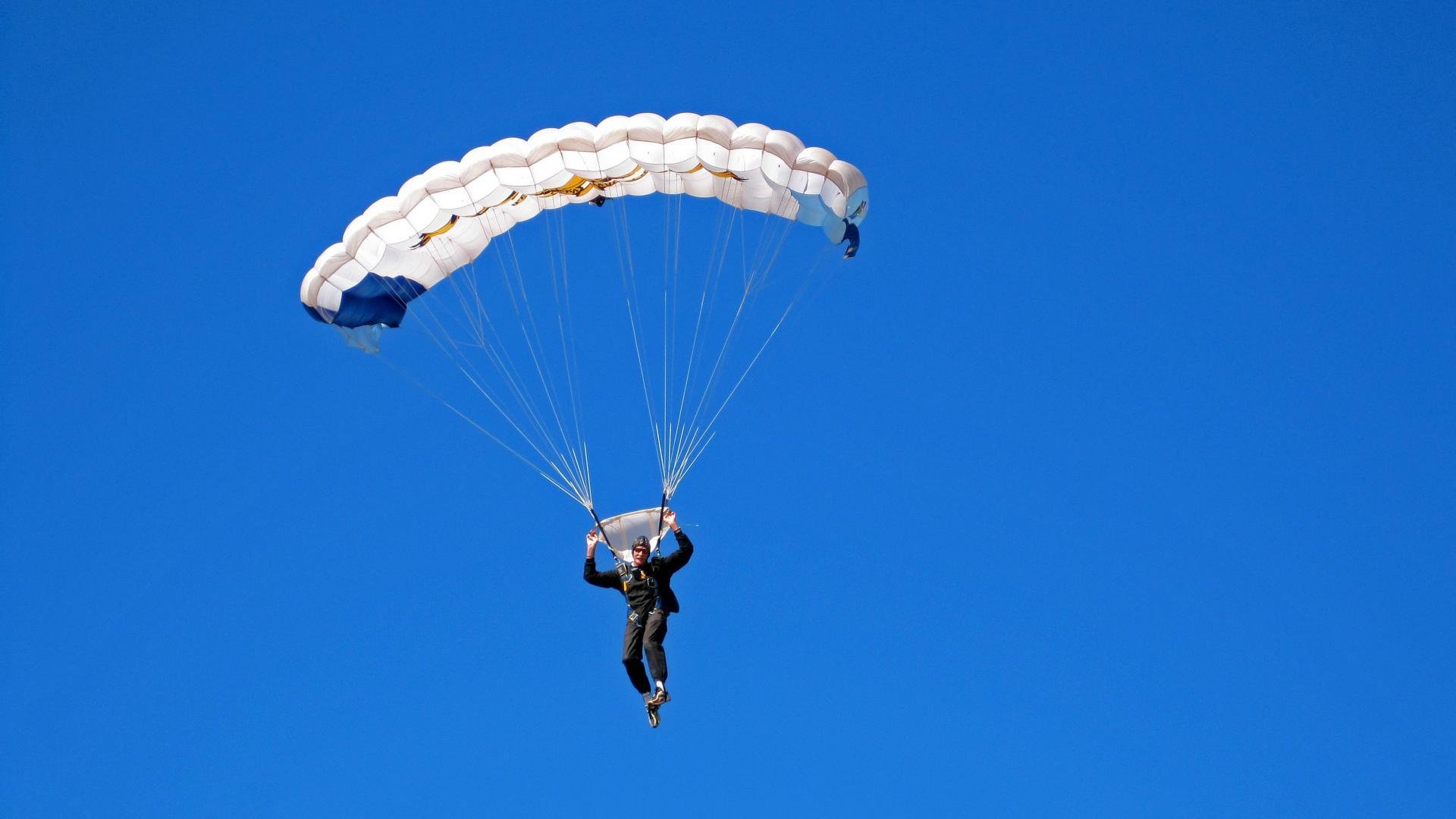 利比里亚举办新一轮体育培训班，利比里亚举办新一轮体育培训班时间